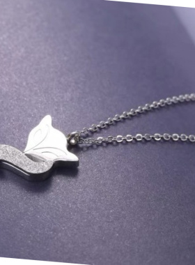 轻奢小众金色狐狸钛钢毛衣链女