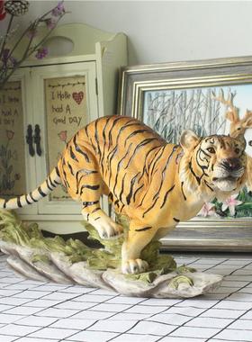 生肖老虎摆件上山虎招财镇宅树脂工艺品客厅玄关书房装饰桌面摆设