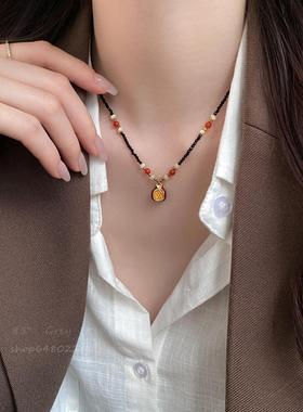 夜石榴吊坠项炼女串珠锁骨炼美拉德覆古毛衣炼高级感轻奢小众配饰