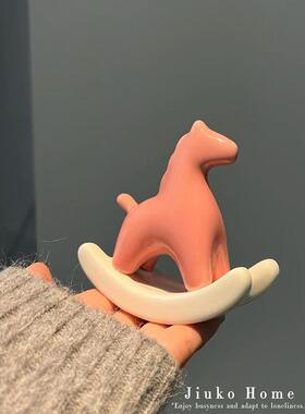 冰裂纹摇摇马桌面陶瓷摆件办公室工位装饰高级感创意礼物工艺品