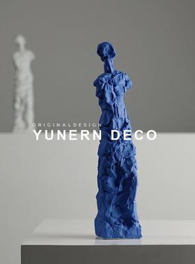 现代轻奢抽象人物陶瓷创意摆件样板房间客厅玄关软装饰品家居摆设