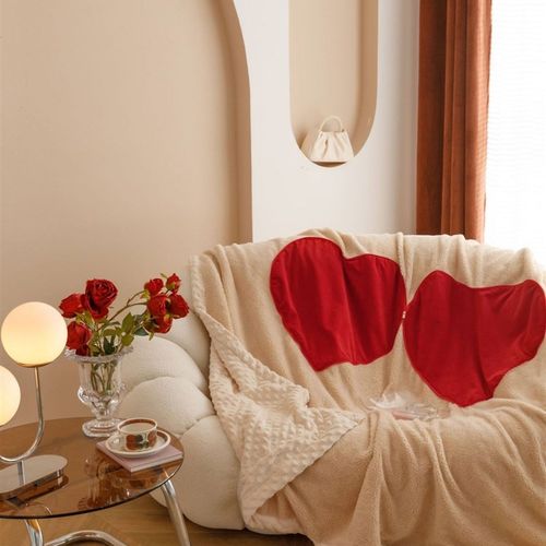 [莫加] 又是抱枕!又是毛毯!爱心抱枕多功能保暖秋冬沙发毯 - 图1