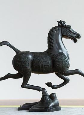 马踏飞燕摆件仿青铜奔马金属工艺品办公桌玄关装饰品马到成功礼物