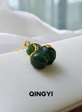 天然俄料和田玉碧玉吊坠s925银镶马上有财女款玉石挂件送女友礼物