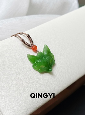 天然俄料和田玉碧玉狐狸面具吊坠女款阳绿色雕刻玉石挂件送朋友