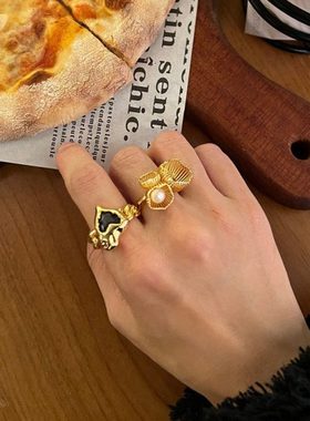 摇儿绕 没有什么比闪金色适合节日氛围 珍珠睡莲爱心链条戒指女