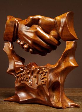 花梨木雕握手诚信摆件红木工艺品公司开业店铺装饰摆设商务送礼品