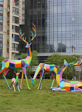 户外景观几何彩绘梅花鹿雕塑庭院公园小区草坪动物仿真鹿造景摆件