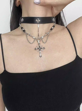 暗黑哥特风黑色皮革十字架项链