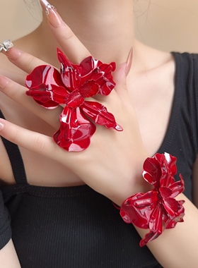 时尚重工酒红色金属大花朵手镯女