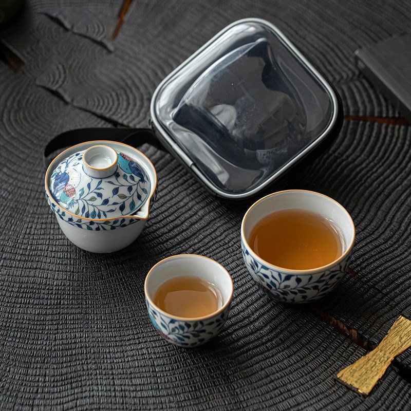 Blue and white Chinese quick cup one pot two cups v portable small set travel tea set antique blue and white porcelain teapot
