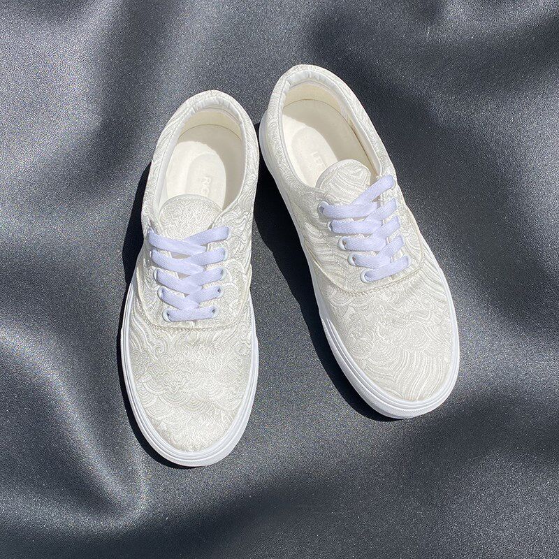 2025夏季新款大码男鞋4748滑板鞋男情侣鞋子男帆布鞋男款白色单鞋,淘宝优惠券,粉丝福利购,淘宝优惠卷