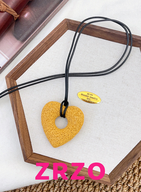 ZRZO黄色火山石爱心吊坠