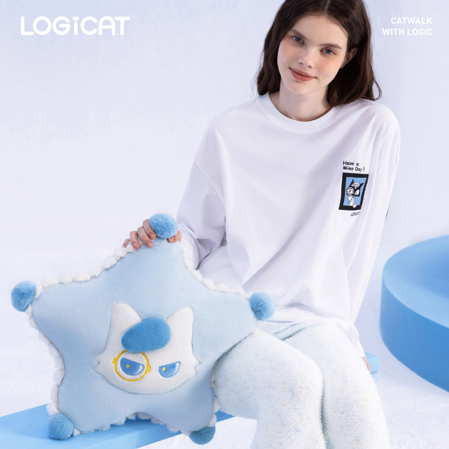 LOGICAT星星抱枕毛绒玩偶家居沙发床头女生礼物可爱猫咪午睡靠枕,淘宝优惠券,粉丝福利购,淘宝优惠卷