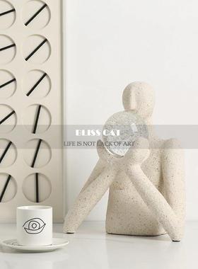 现代轻奢抽象人物水晶球创意摆件客厅儿童房装饰柜艺术雕塑装饰品