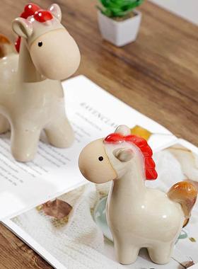 客厅摆件北欧家居饰品创意小摆件现代简约书桌可爱马陶瓷装饰品