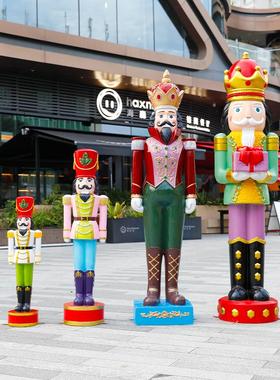 户外皇家迎宾人物胡桃夹子士兵雕塑大摆件商场店面酒店装饰玻璃钢