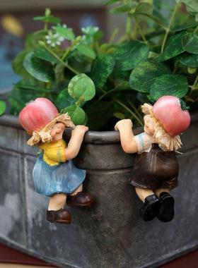 草莓帽乡村卡通树脂爬盆边玩偶小人娃娃个性庭院桌面装饰朋友送礼