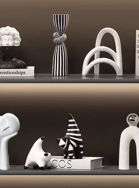 现代简约高级感软装o酒柜装饰品摆件轻奢高档客厅电视餐边玻璃柜