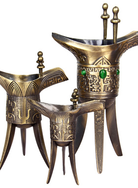 复古酒樽b摆件中式合金酒杯仿古爵杯三角杯拍摄道具怀旧装饰