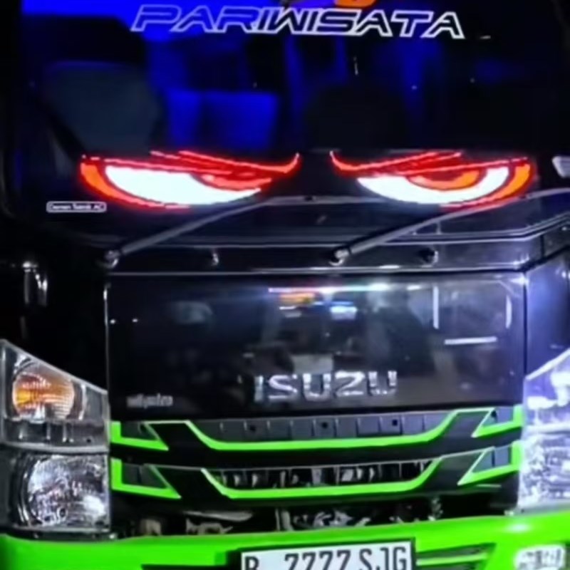 大货车恶魔之眼汽车灯货车挂车玻璃led灯柔性显示屏全彩智能车贴 - 图2