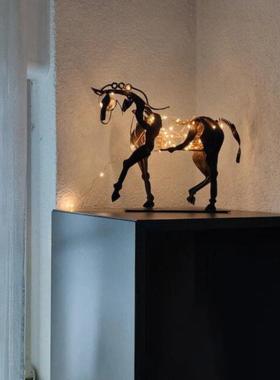 Horse Sculpture Adonis铁马雕塑阿多尼斯镂空桌面装饰摆件带灯串