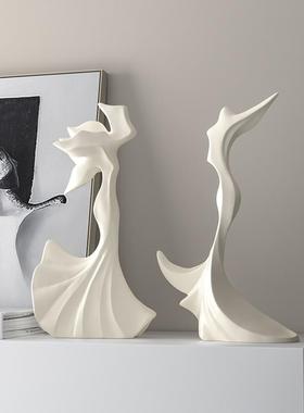 抽象舞蹈人物艺术摆件高级感雕塑创意样板间客厅书房酒柜家居饰品