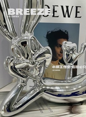 网红躺姿兔子摆件潮流卡通客厅酒柜电视柜玄关高级感家居装饰礼物