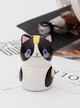 手绘陶瓷摆件 可爱小型陶瓷猫咪招财猫汽车装饰手办桌面公仔摆件