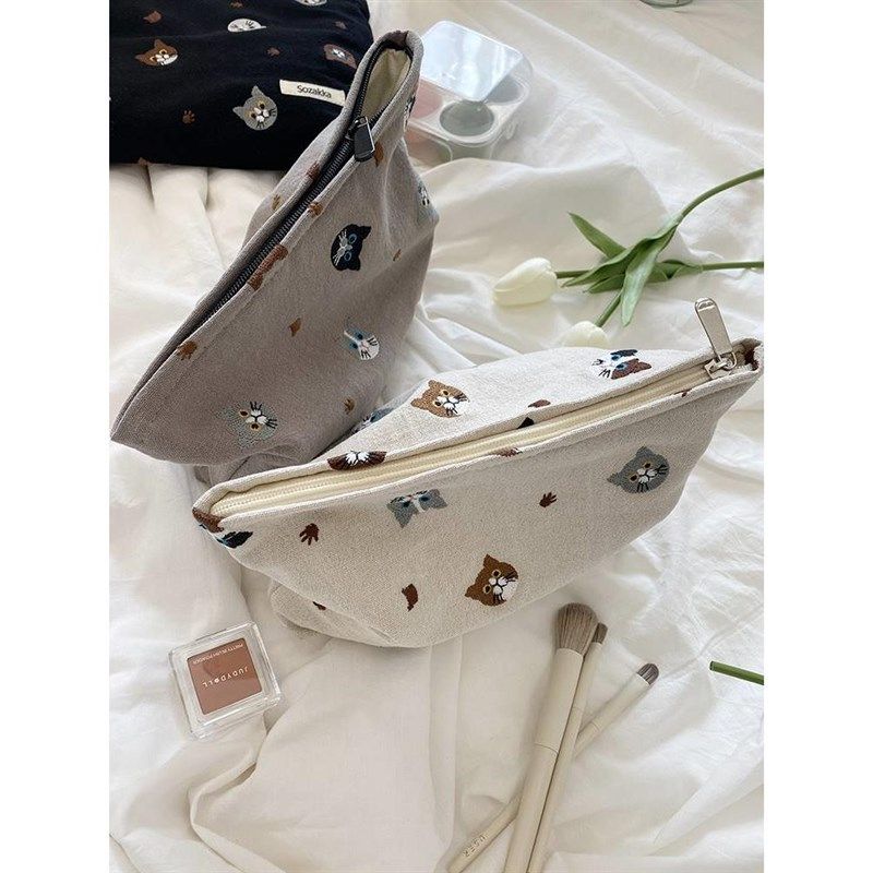 小白兔几 日式刺绣猫咪棉麻化妆包零钱收纳袋文艺可爱便携手拿包,淘宝优惠券,粉丝福利购,淘宝优惠卷