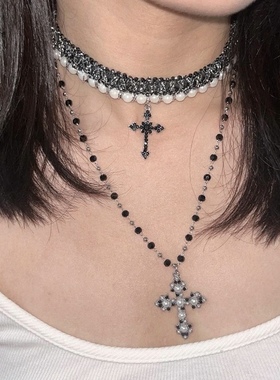 哥特风多层叠戴黑色串珠十字架项链女长款夸张锁骨链个性复古配饰