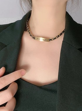 小众设计感皮质拼接字母钛钢项链