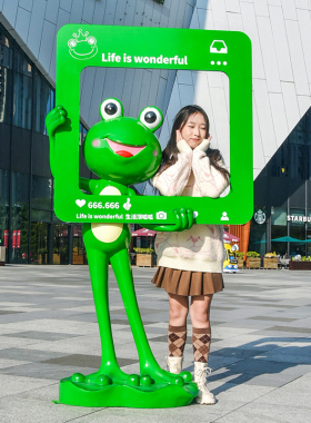 大型网红卡通青蛙雕塑户外玻璃纤维牛蛙店门口迎宾模型装饰美陈摆