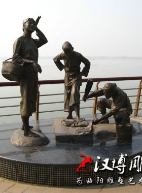 老奶奶洗衣服小孩吹肥皂泡生活雕塑玻璃纤维民O俗小品公园古街头