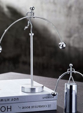 不倒翁金属小铁人平衡鸟牛顿摆创意摆件解压办公室书房桌面装饰品