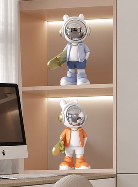 炫酷宇航员滑板太空人桌面摆件酒柜玄关办公室小型装饰轻奢工艺品