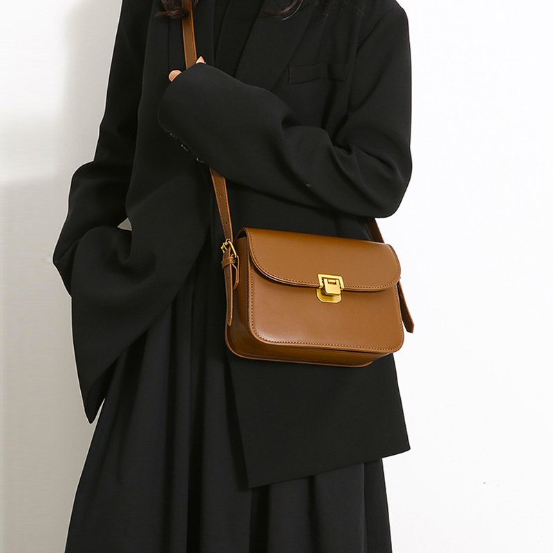 高级感小包包女包新款女士斜挎包百搭单肩包通勤小方包女款腋下包