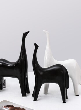 北欧简约黑白对马抽象摆件创意家居客厅电视柜酒柜书房装饰品摆设