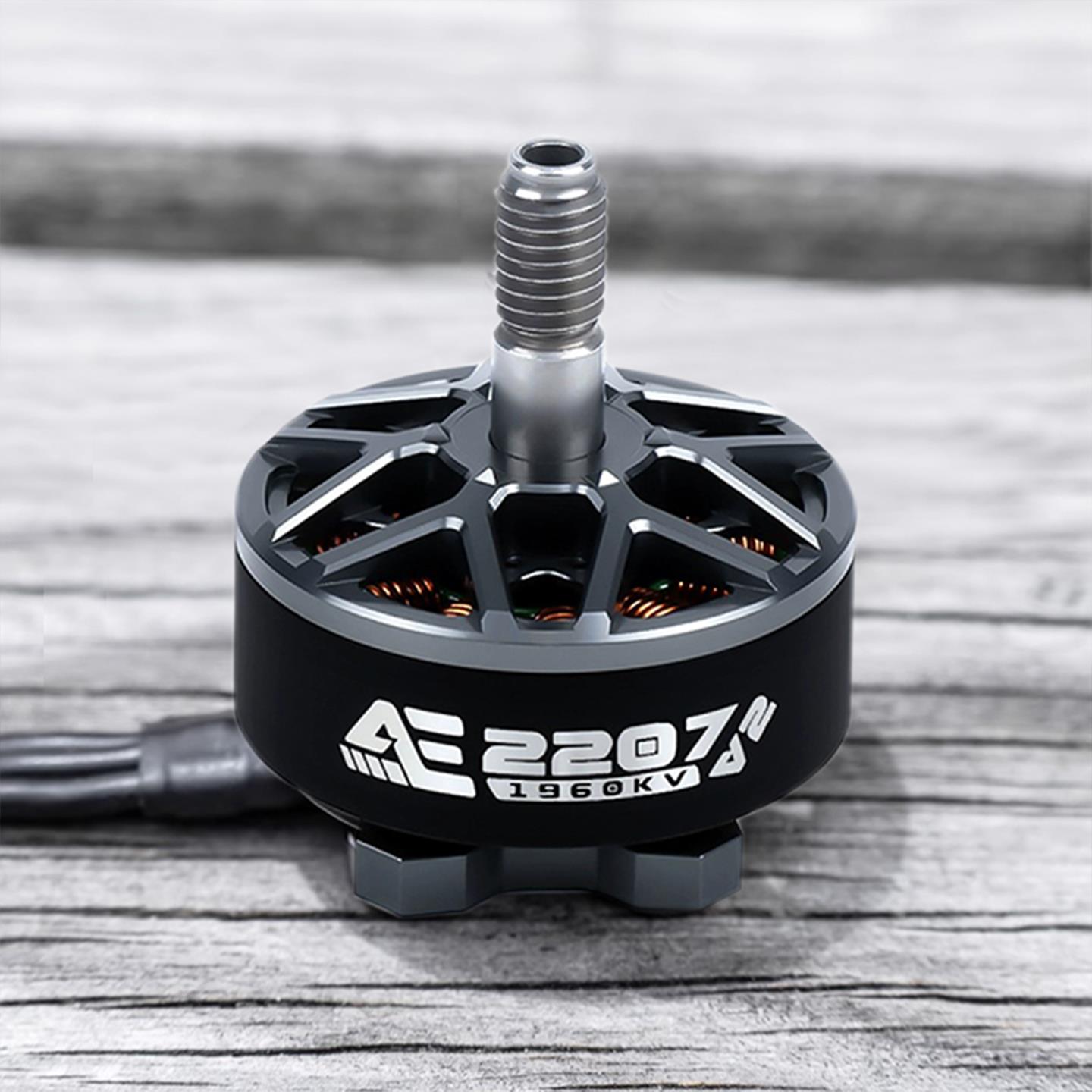 Axisflying酷飞AE2207 V2 无刷电机航模FPV穿越机航拍5寸花飞马达 - 图1