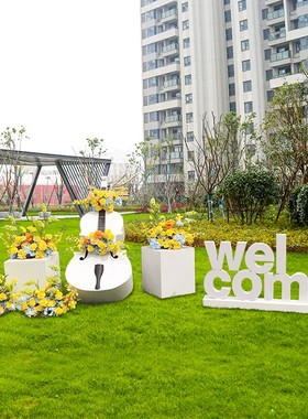 仿真大提琴欢迎回家雕塑音符爱心云朵座椅婚庆道具售楼部饰