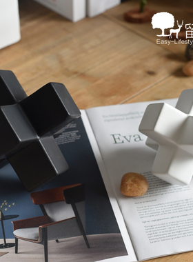 现代十字几何多面体黑色白色陶瓷样板间茶几软装饰品