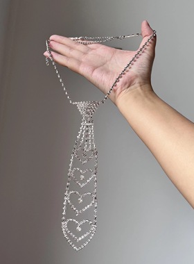 欧美时尚配饰新款三角形领结项链个性小众爱心领带精致百搭锁骨链