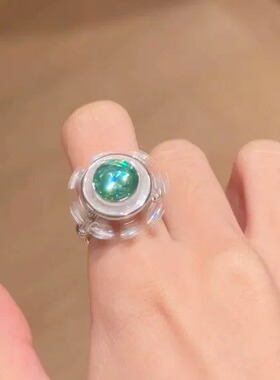 「罗马许愿池」仿绿宝石流苏水滴戒指可转动轻奢小众趣味创意指环