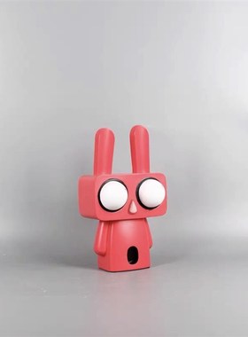 红色瞪眼兔子摆件大眼方兔树脂摆件桌摆客厅电视柜儿童房书房装饰