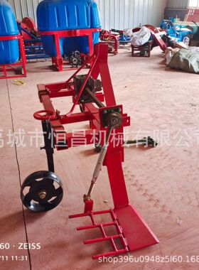 四轮拖拉机后悬挂式起苗机双梁加状起苗机四轮拖拉机后悬挂式起苗