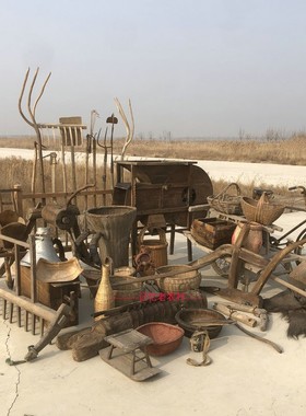 怀旧农村老农具风车独轮车木耙犁农耕老旧工具蓑衣竹篮民俗老物件