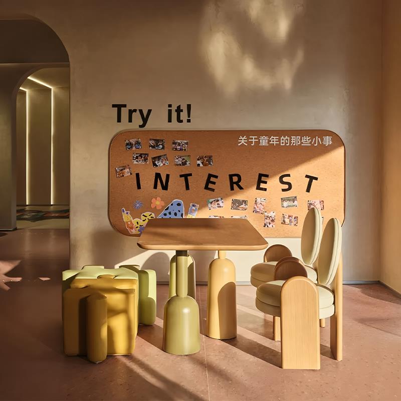 Children's tables and chairs on the elevated floor of the sales department, hotel, high-end community bookstore, reading area, handmade painting table, study table