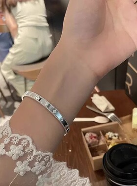 新款9999足银手镯女万花筒幸运四叶草闭口纯银镯子年轻时尚高级感