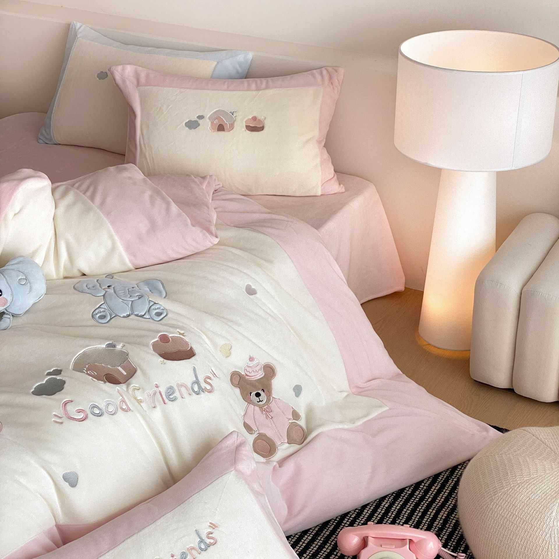 冬季加厚牛奶绒四件套可爱刺绣儿童款保暖被套1.2m床品粉色三件套,淘宝优惠券,粉丝福利购,淘宝优惠卷