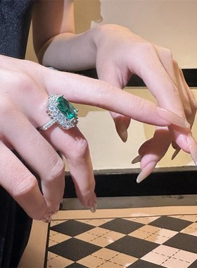 欧美复古轻奢绿宝石 水滴型锆石微镶高级感长Q方形大界面开口戒指